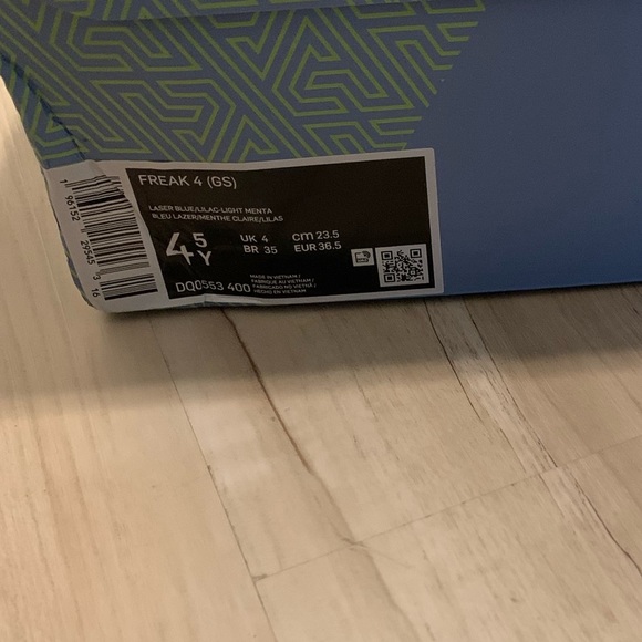 Nike Freak 4 (GS) DQ0553-400 Kids Basketball Shoes Size: 4.5Y​ - Picture 2 of 8